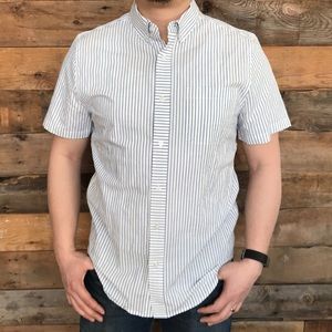 Men’s short sleeve button up